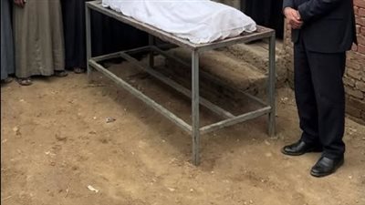أهلها اجبروها علي الزواج من رجل عجوز