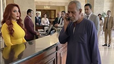 طُرد فلاح بسيط من فندق فاخر