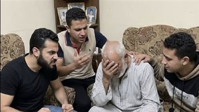 رفض الأبناء الثلاثه مساعده والدهم