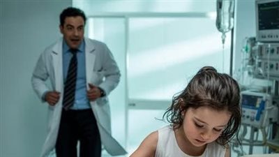 الأطباء قالوا: أمامه 5 أيام فقط… لكن ما فعلته طفلة فقيرة داخل غرفة المستشفى صدم الجميع!